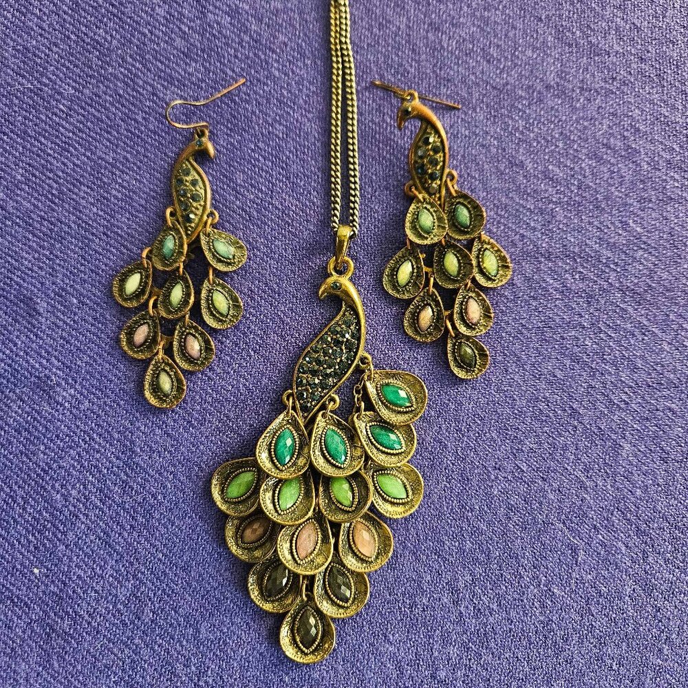 Pier 1 Peacock Earrings & Necklace Set